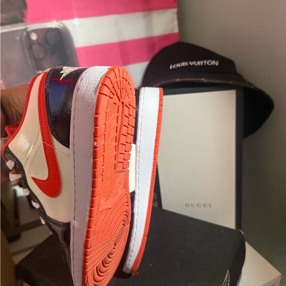 Jordan Orange and Black - Picture 3 of 4